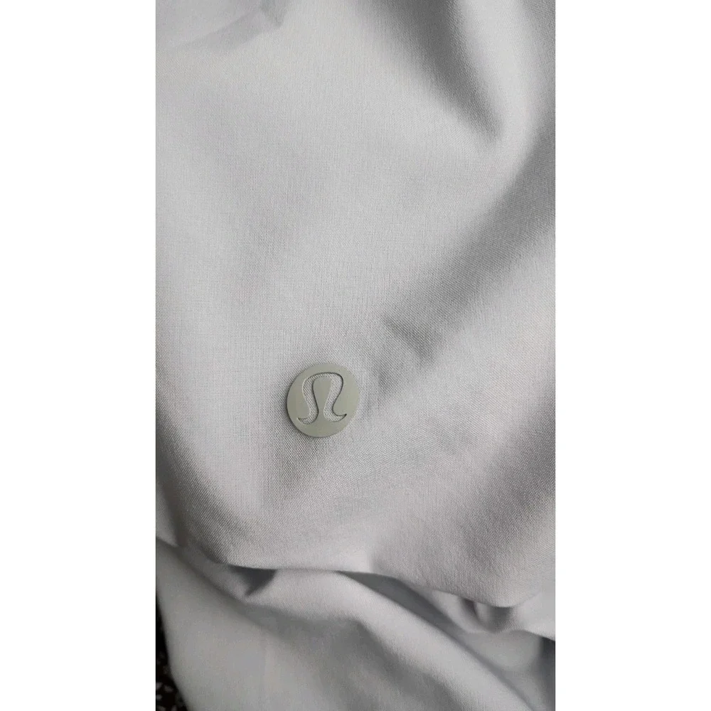 Lululemon Women's Belle Jacket‎ Silver Size 4 Hooded Lightweight.